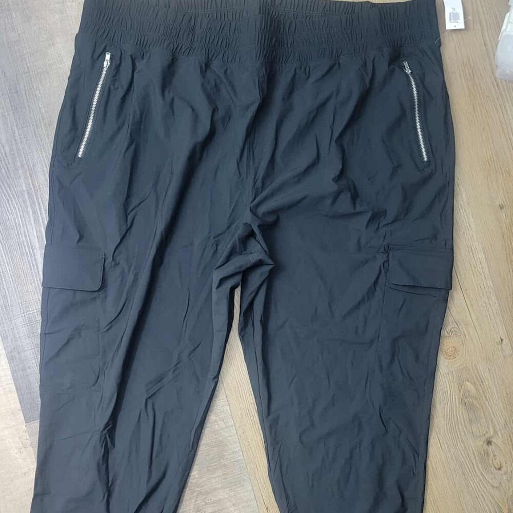 Plus size XXL Black High-Waisted SleekTech Cargo Joggers - Old Navy tags on!